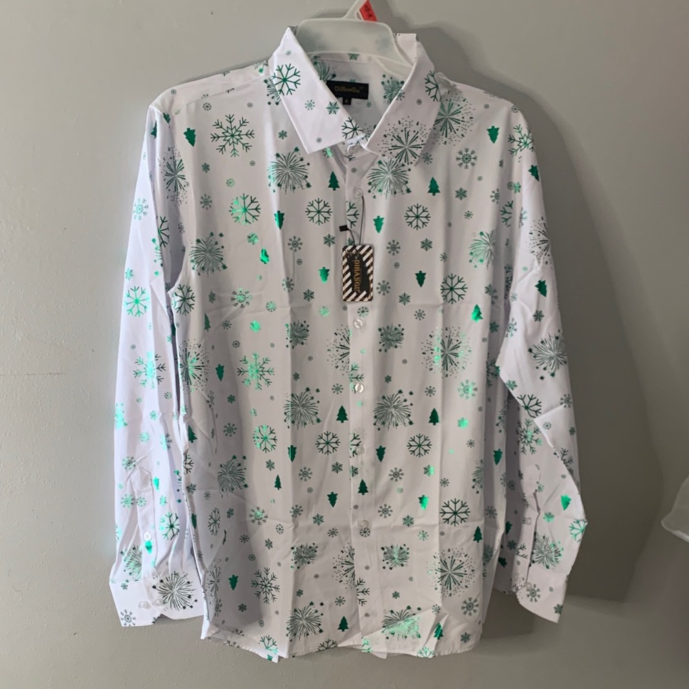 Men's White Button-Down Holiday Snowflake Shirt with Green Metallic Accents